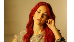 Lara (Cantante, elegida el 2011 por Coca-Cola como uno de los nuevos talentos más prometedores del panorama musical)